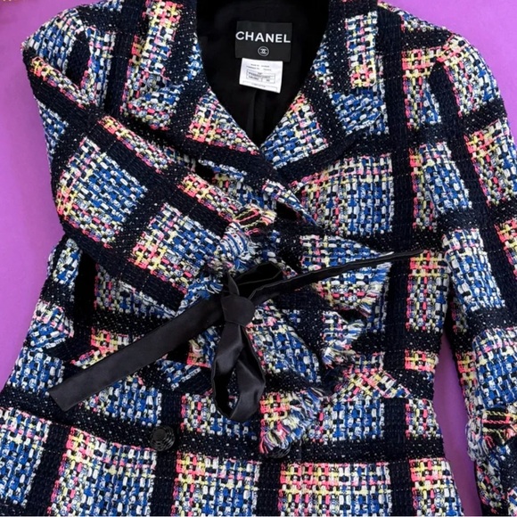 Authentic Chanel - Picture 1 of 10